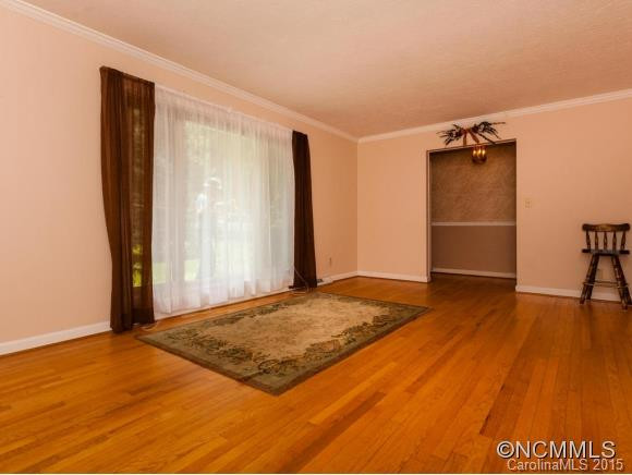 441 Hillcrest Circle - Photo 3