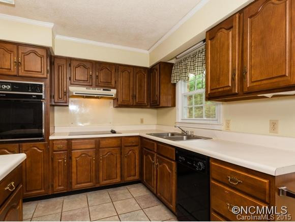441 Hillcrest Circle - Photo 10