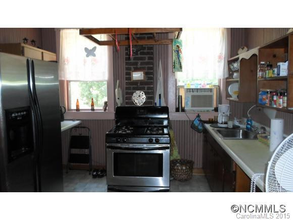 555 Probart Street - Photo 2