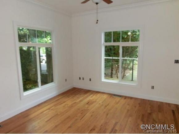 39D Clyde St - Photo 2