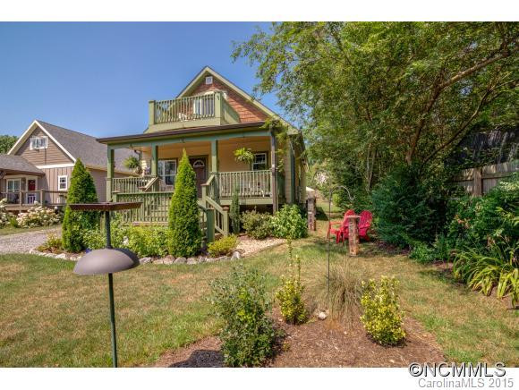 215 East College Street - Photo 2