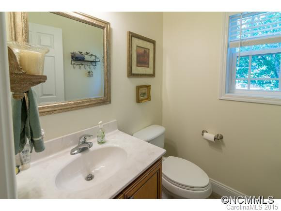 215 East College Street - Photo 11