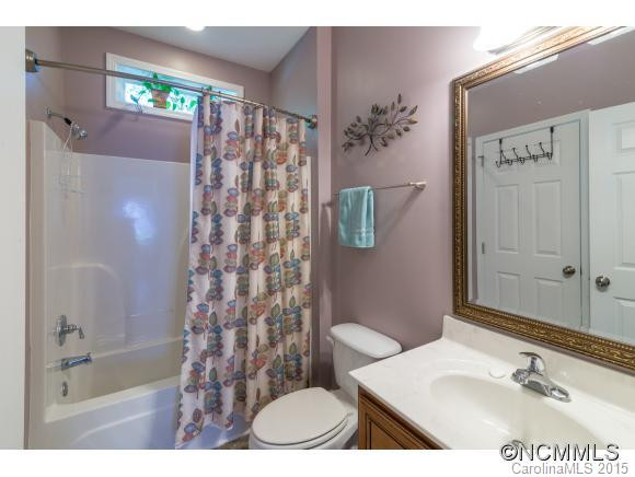 215 East College Street - Photo 12