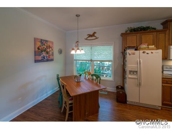 215 East College Street - Photo 8