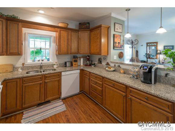 215 East College Street - Photo 10