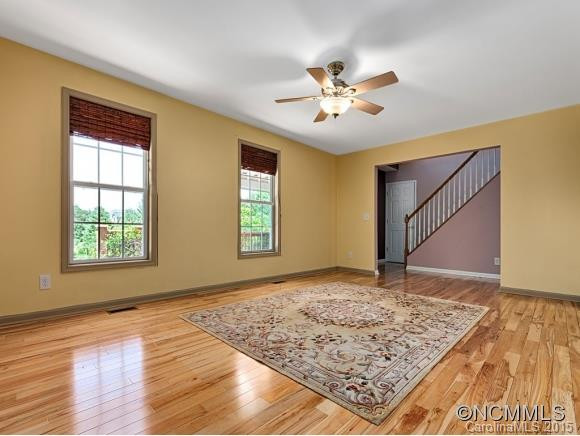 324 MACNEIL WAY - Photo 8