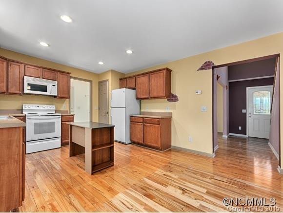 324 MACNEIL WAY - Photo 10
