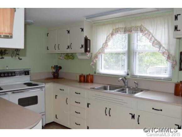 140 Lincoln Avenue - Photo 3
