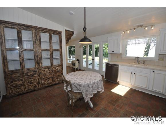 221 Bent Oak - Photo 5