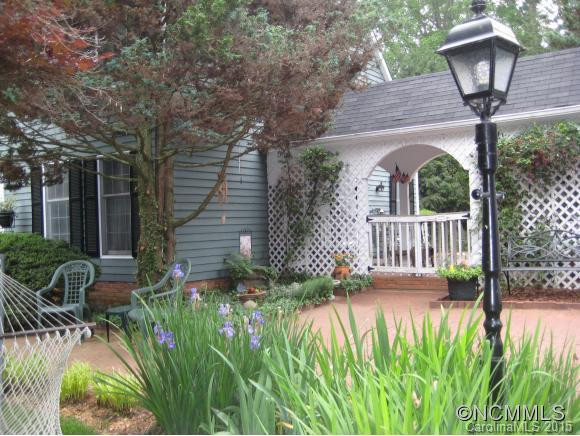 521 Rose Hill Road - Photo 3