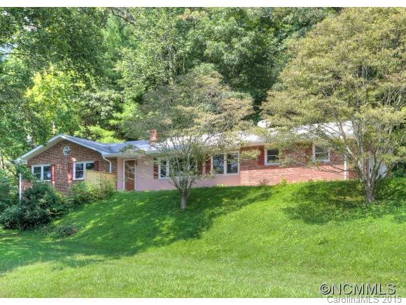 104 Twin Springs Rd