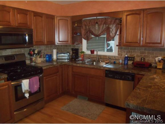202 Fernwood Drive - Photo 4