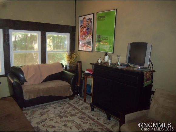 202 Fernwood Drive - Photo 8