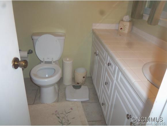 202 Fernwood Drive - Photo 10