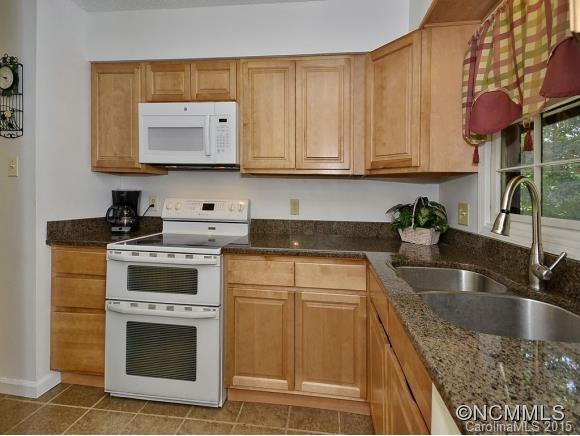 4 SPRINGSIDE DRIVE - Photo 4