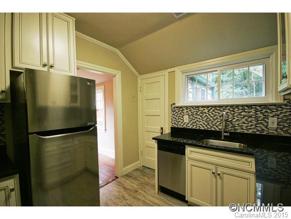1 Waverly Road - Photo 7