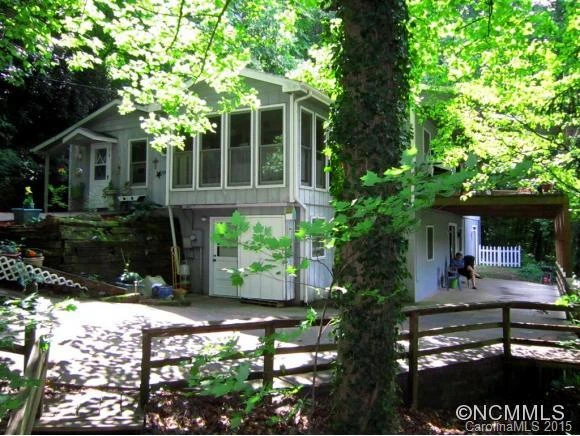 501 Apple Tree Court