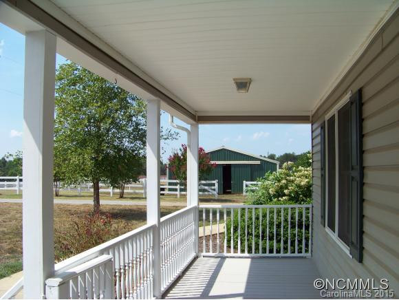 242 Gunns Rd - Photo 3