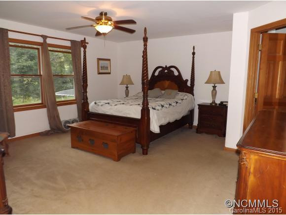 742 Silvers Cove Road - Photo 18