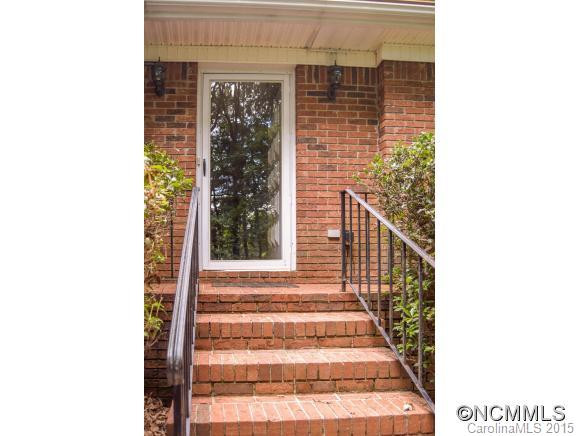 178 Surry Lane - Photo 3