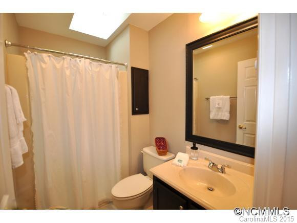 221 Hampton Ct - Photo 12