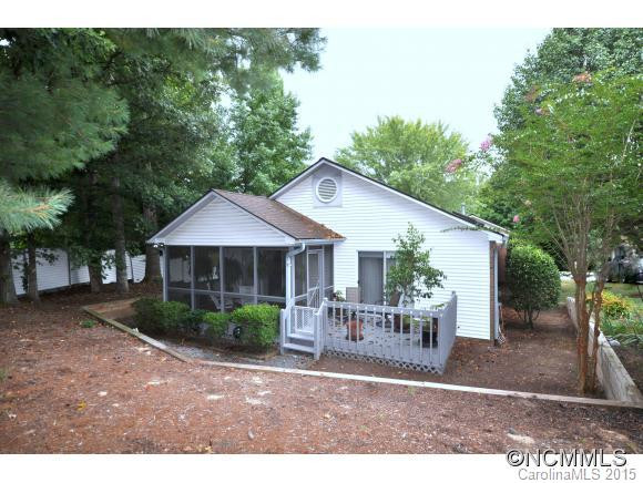 221 Hampton Ct - Photo 14
