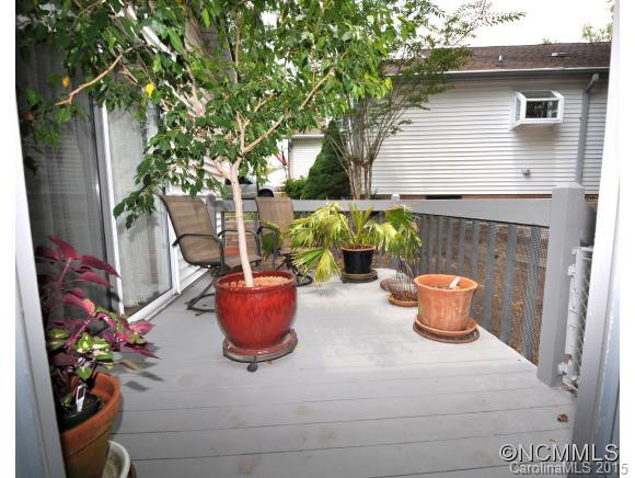 221 Hampton Ct - Photo 15