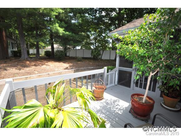 221 Hampton Ct - Photo 16