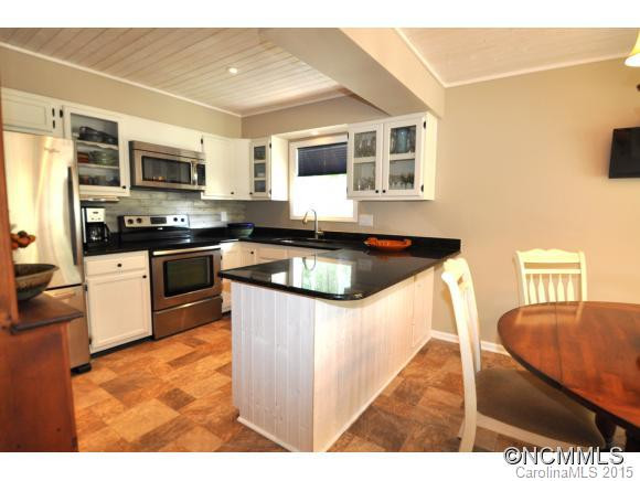 221 Hampton Ct - Photo 5
