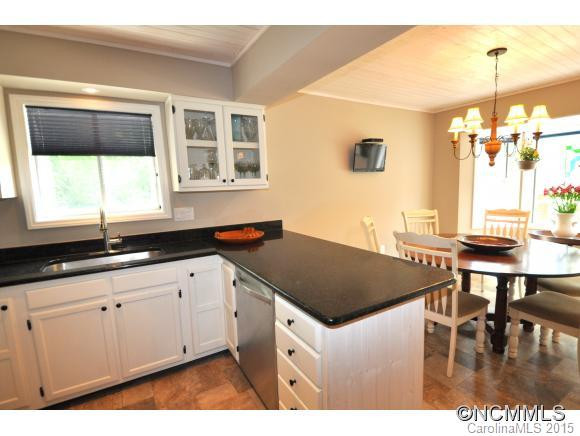 221 Hampton Ct - Photo 6