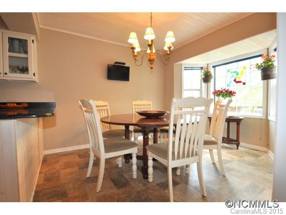 221 Hampton Ct - Photo 7