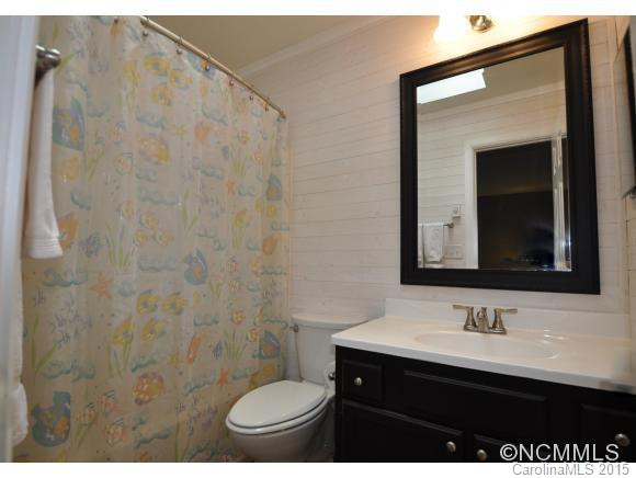 221 Hampton Ct - Photo 10