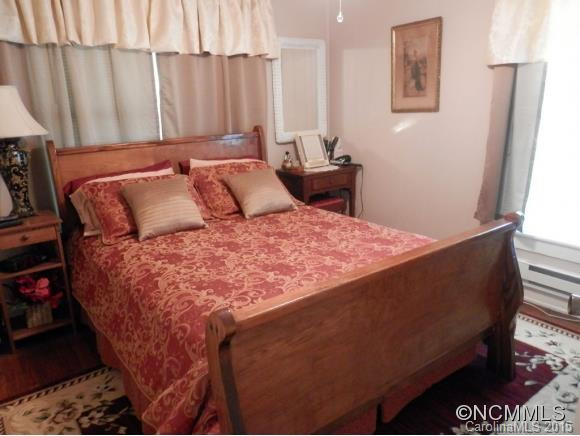 284 Hazelwood Avenue - Photo 4
