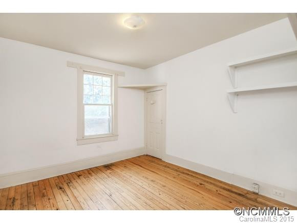 862 Haywood Road - Photo 12
