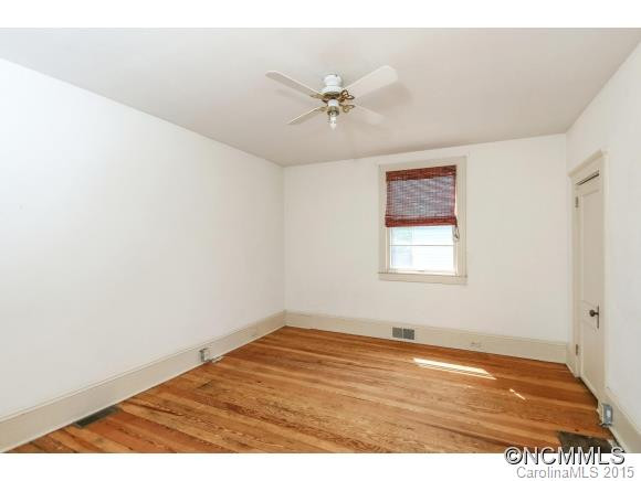 862 Haywood Road - Photo 13