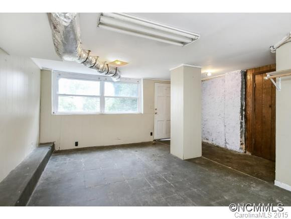 862 Haywood Road - Photo 14