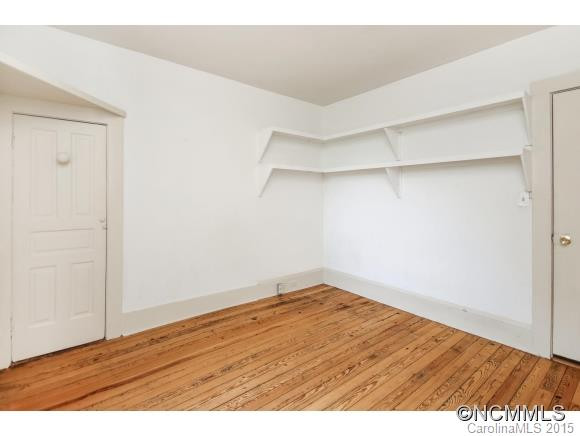 862 Haywood Road - Photo 4