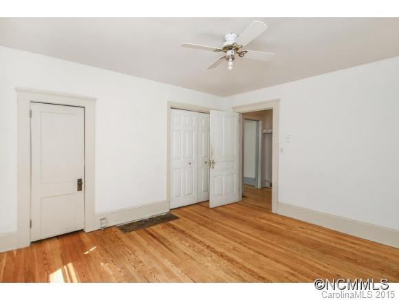 862 Haywood Road - Photo 6