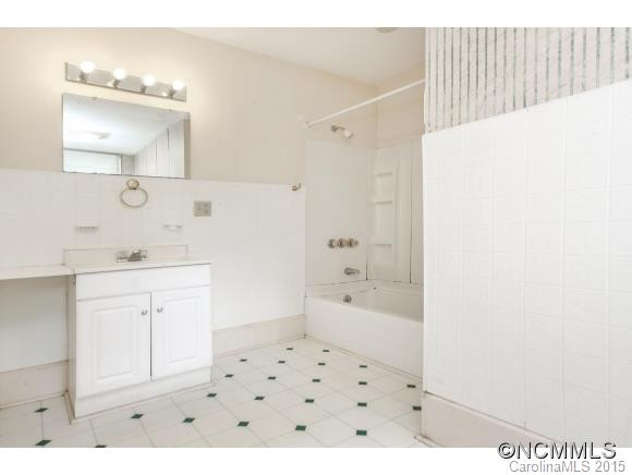 862 Haywood Road - Photo 8