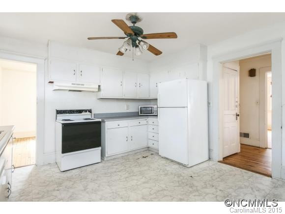 862 Haywood Road - Photo 9