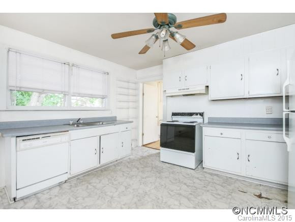 862 Haywood Road - Photo 10