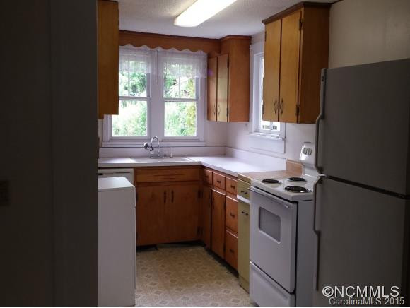 108 FELMET ST - Photo 3