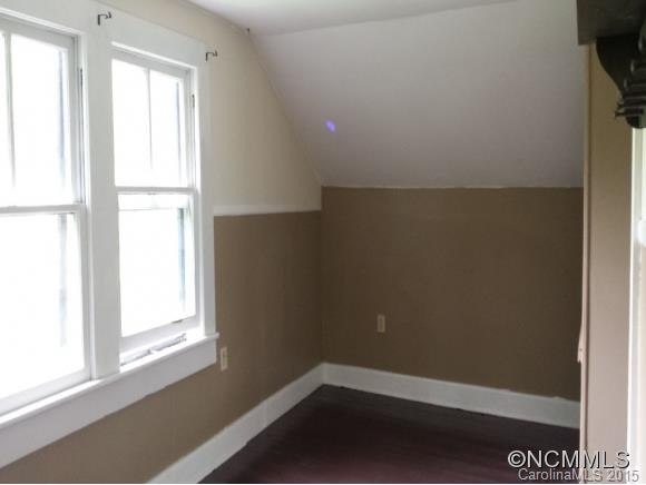 108 FELMET ST - Photo 7