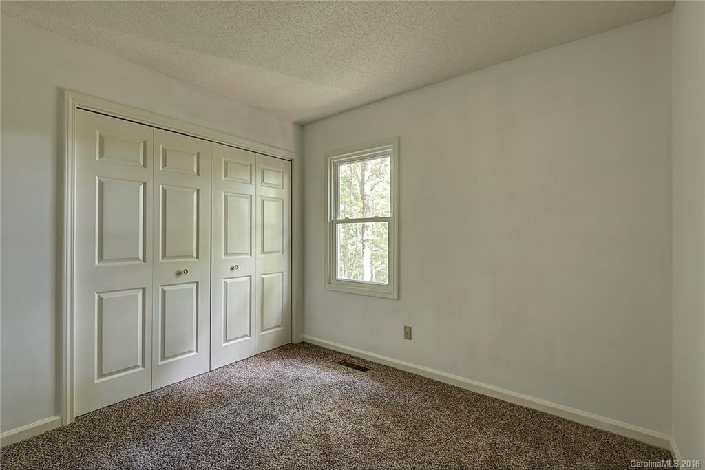 65 Foxberry Drive - Photo 13