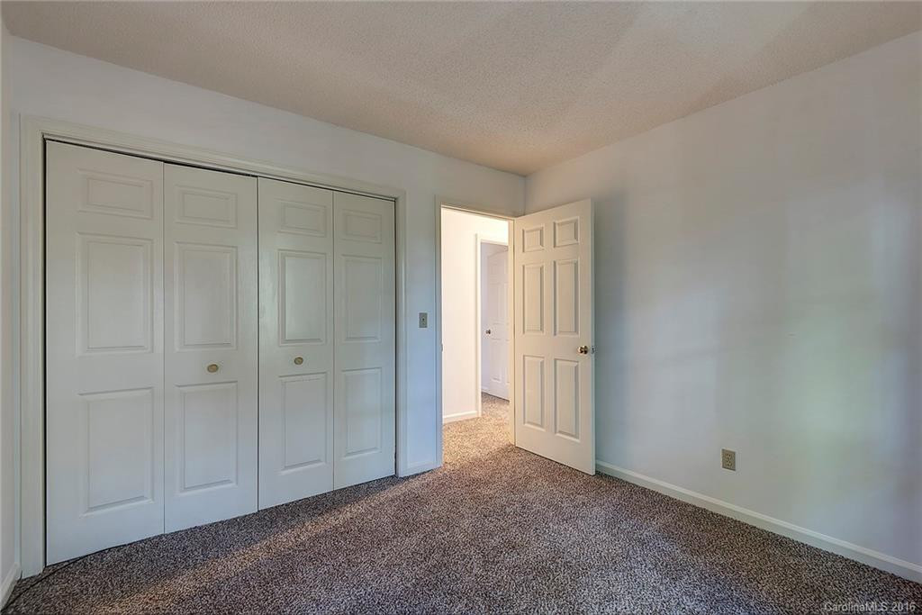 65 Foxberry Drive - Photo 18