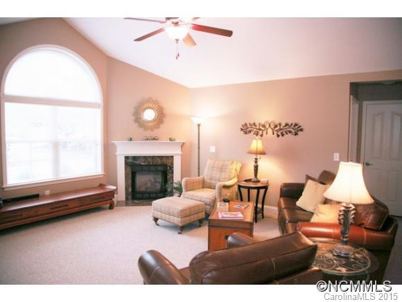 33 Mountain Meadow Circle - Photo 3