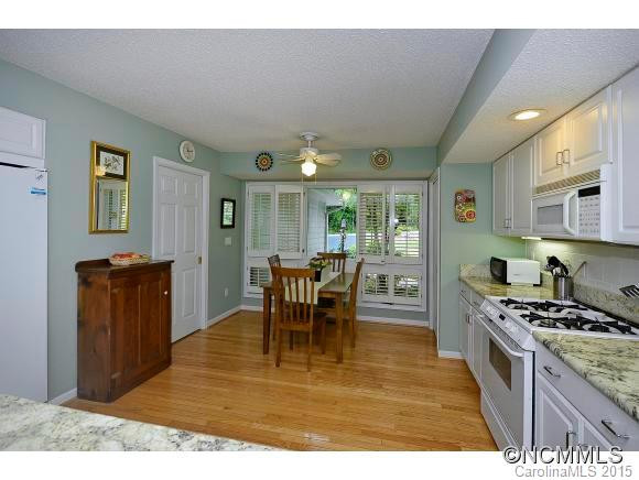 510 Cobblestone - Photo 13
