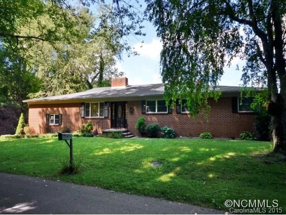 11 OVERLOOK COURT