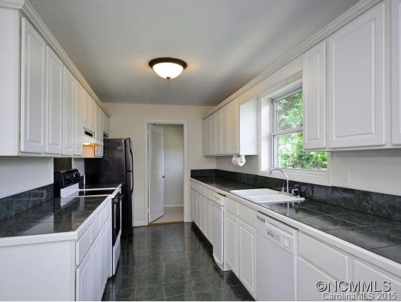 11 OVERLOOK COURT - Photo 3