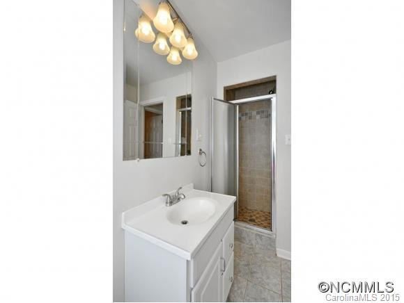 11 OVERLOOK COURT - Photo 10